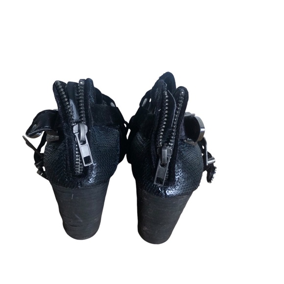 The Buckle Gimmick black velvet/sequin platform booties. Sz 7 NEW - Picture 3 of 4